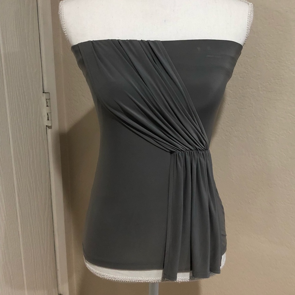 Strapless tube top
